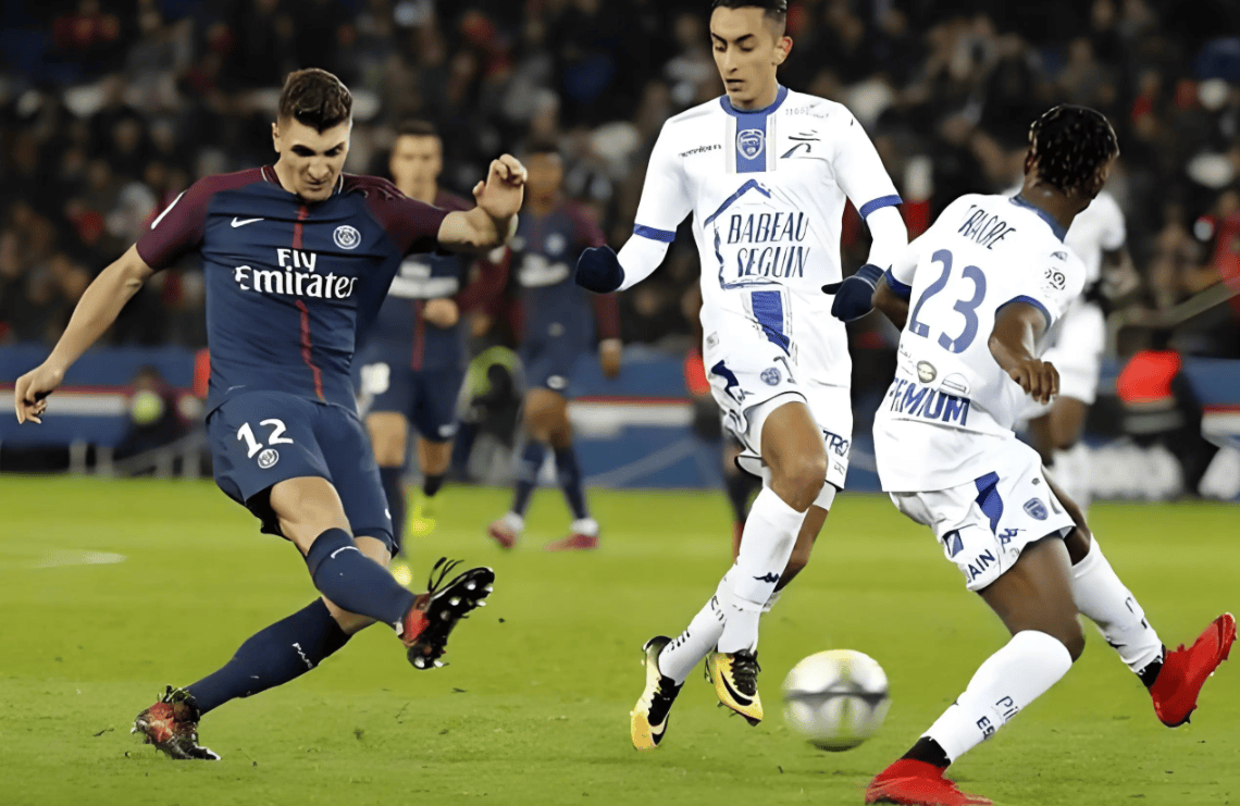 包含法国杯清晨再迎强敌，斯图加特单刀错失，主帅态度——压力陡增，赛程密集仍需轮换的词条